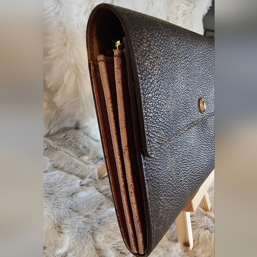 Louis Vuitton Monogram Black and Brown Sarah Wallet - Picture 2 of 16
